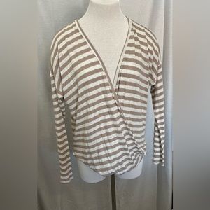 LoveStitch Lightweight Wrap Front Sweater size M [A-41]